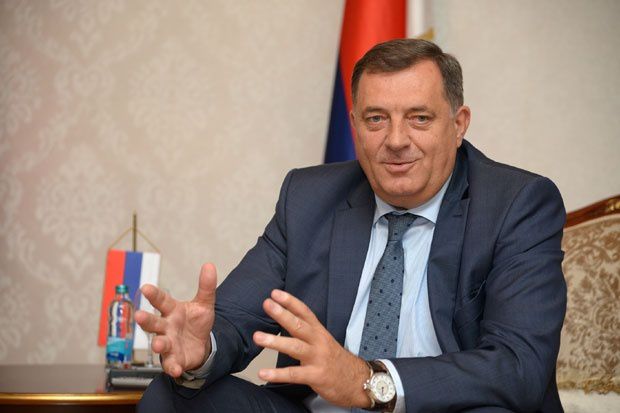 Хто стоїть за «викриттями» Додіка?